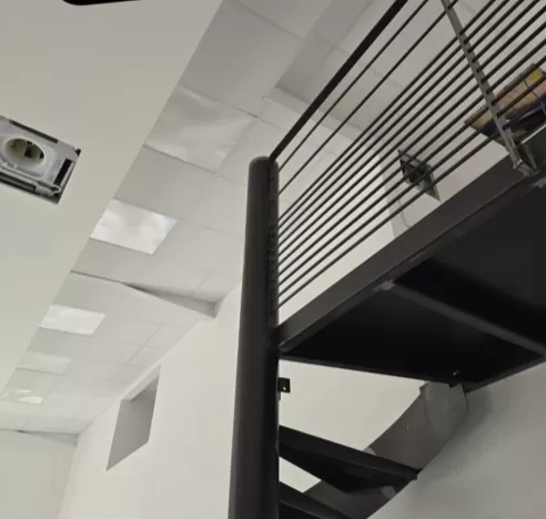Pose et installation d'un escalier métallique de Feindt à Carcassonne, Carcassonne, Aude Construction Métallique