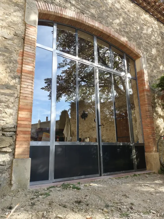 Fourniture et pose d'une verrière métallique acier brut à Cavanac, Carcassonne, Aude Construction Métallique