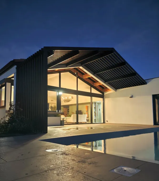 Fourniture et pose d'une pergola acier thermolaqué contemporaine, Carcassonne, Aude Construction Métallique